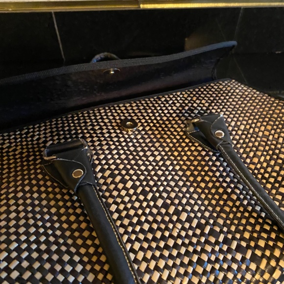 Black Straw Shoulder Bag - Picture 12 of 16